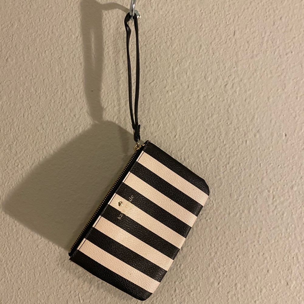 Classic Kate Spade Wristlet